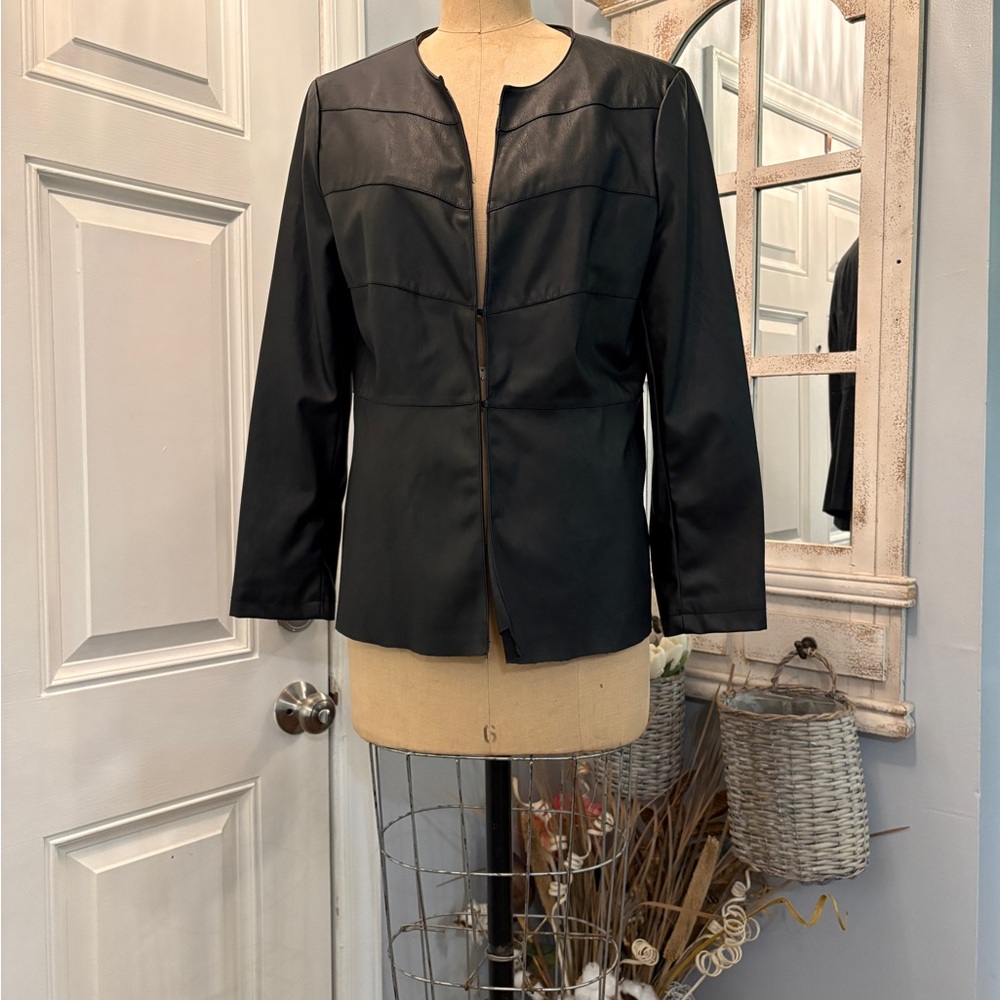 Chico's‎ Black Women's Vegan Leather Polished Blazer Chicos size 1 or Medium 8